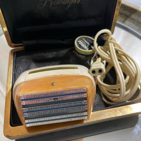 Remington 60 Deluxe vintage electric razor - Picture 4 of 5
